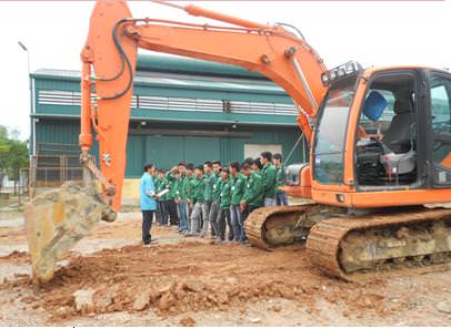 Đào tạo Thợ vận hành máy móc thiết bị nặng